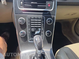 2016 Volvo S60 T5 – miniatura 13