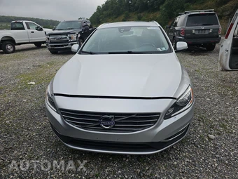 2016 Volvo V60 T5 Premier – miniatura 2