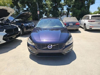 2016 Volvo V60 T5 Premier – miniatura 2