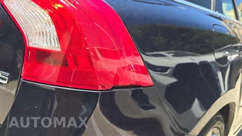2016 Volvo V60 T5 Premier – miniatura 38