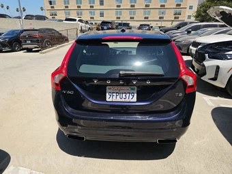 2016 Volvo V60 T5 Premier – miniatura 5