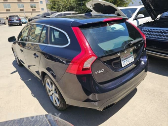 2016 Volvo V60 T5 Premier – miniatura 6