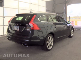 2016 Volvo V60 T5 Premier - miniatura 4