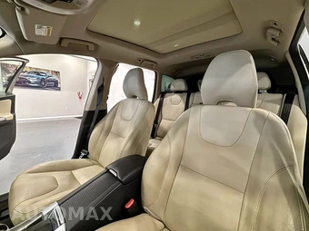 2016 Volvo XC60 T5 Platinum - miniatura 11