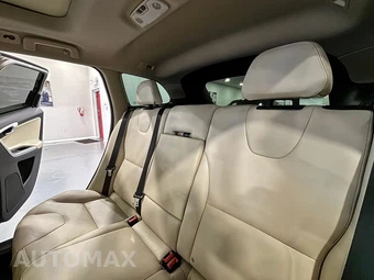 2016 Volvo XC60 T5 Platinum - miniatura 15