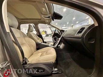 2016 Volvo XC60 T5 Platinum - miniatura 20