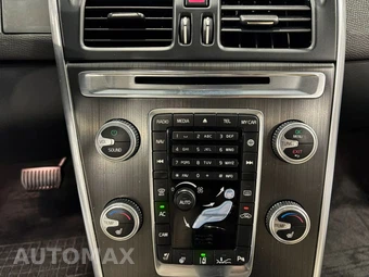2016 Volvo XC60 T5 Platinum - miniatura 27