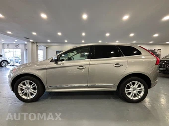 2016 Volvo XC60 T5 Platinum - miniatura 4