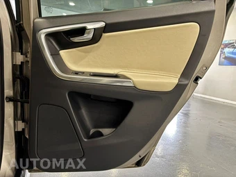 2016 Volvo XC60 T5 Platinum - miniatura 40