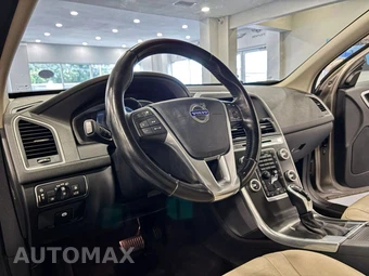 2016 Volvo XC60 T5 Platinum - miniatura 9