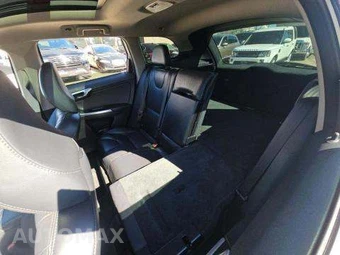 2016 Volvo XC60 T5 Premier – miniatura 14