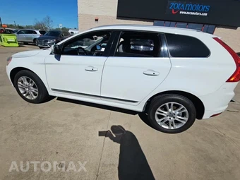2016 Volvo XC60 T5 Premier – miniatura 3