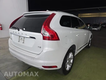 2016 Volvo XC60 T5 Premier - miniatura 4