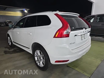 2016 Volvo XC60 T5 Premier - miniatura 6