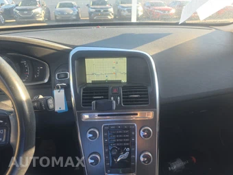2016 Volvo XC60 T5 Premier - miniatura 11