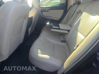 2016 Volvo XC60 T5 Premier - miniatura 13