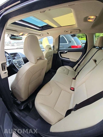 2016 Volvo XC60 T5 Premier – miniatura 13