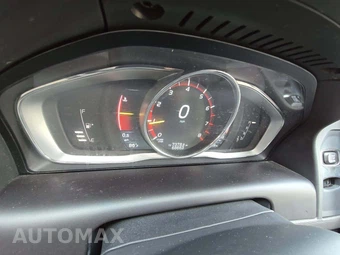 2016 Volvo XC60 T5 Premier – miniatura 9