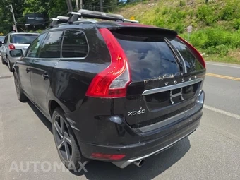 2016 Volvo XC60 T6 R-Design Platinum – miniatura 6