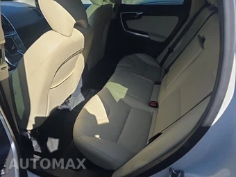 2016 Volvo XC60 T6 – miniatura 16