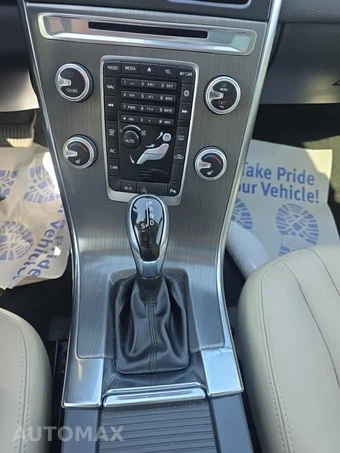 2016 Volvo XC60 T6 – miniatura 28