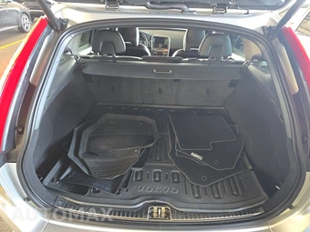 2016 Volvo XC60 T6 – miniatura 16
