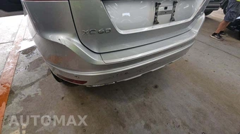 2016 Volvo XC60 T6 – miniatura 24