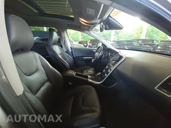 2016 Volvo XC60 T6 – miniatura 8