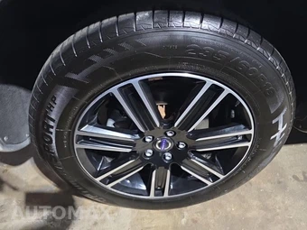 2016 Volvo XC60 T6 – miniatura 10