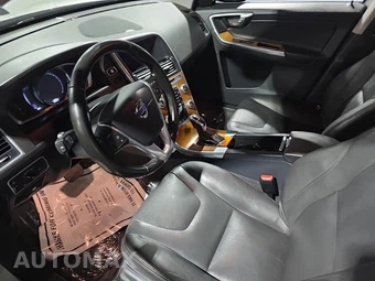 2016 Volvo XC60 T6 – miniatura 21