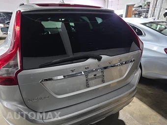 2016 Volvo XC60 T6 – miniatura 5