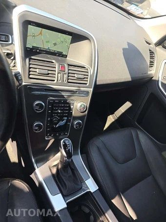 2016 Volvo XC60 T6 – miniatura 10