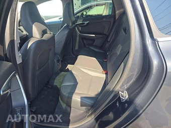 2016 Volvo XC60 T6 – miniatura 13