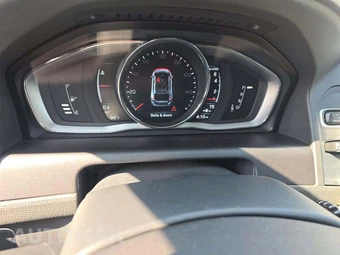 2016 Volvo XC60 T6 – miniatura 9