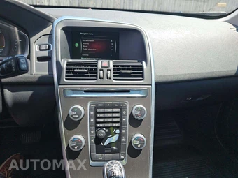 2016 Volvo XC60 T6 – miniatura 10