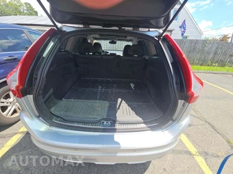 2016 Volvo XC60 T6 – miniatura 14