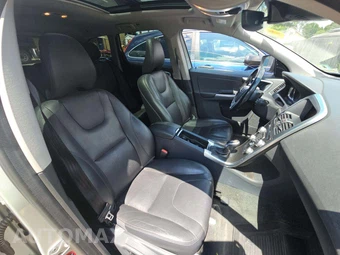 2016 Volvo XC60 T6 – miniatura 18