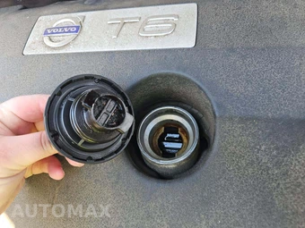 2016 Volvo XC60 T6 – miniatura 26