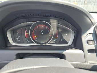 2016 Volvo XC60 T6 – miniatura 9