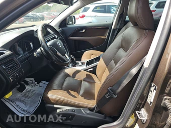 2016 Volvo XC70 T5 Premier – miniatura 7