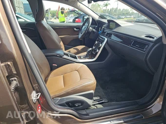 2016 Volvo XC70 T5 Premier – miniatura 8