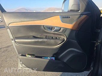 2016 Volvo XC90 Plug-In Hybrid T8 Inscription - miniatura 9
