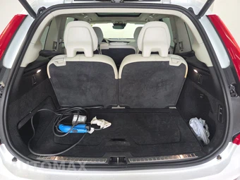 2016 Volvo XC90 Plug-In Hybrid T8 Momentum - miniatura 17