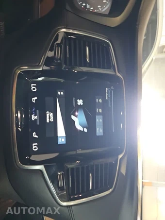 2016 Volvo XC90 T5 Inscription – miniatura 31