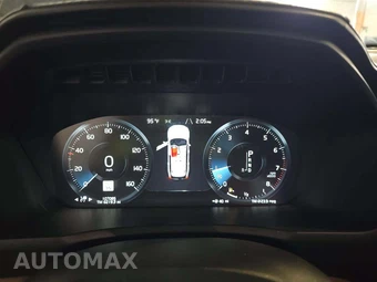 2016 Volvo XC90 T5 Inscription – miniatura 9
