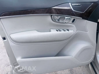 2016 Volvo XC90 T6 Momentum - miniatura 10