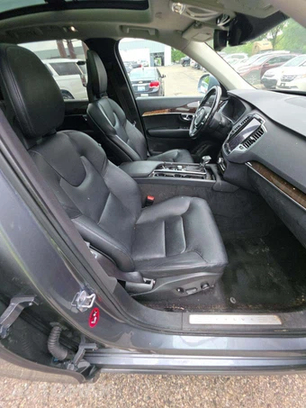 2016 Volvo XC90 T6 Momentum - miniatura 16