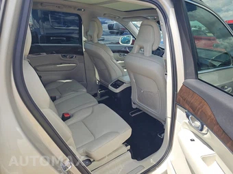 2016 Volvo XC90 T6 Momentum – miniatura 13