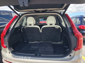 2016 Volvo XC90 T6 Momentum – miniatura 16