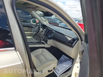 2016 Volvo XC90 T6 Momentum – miniatura 8